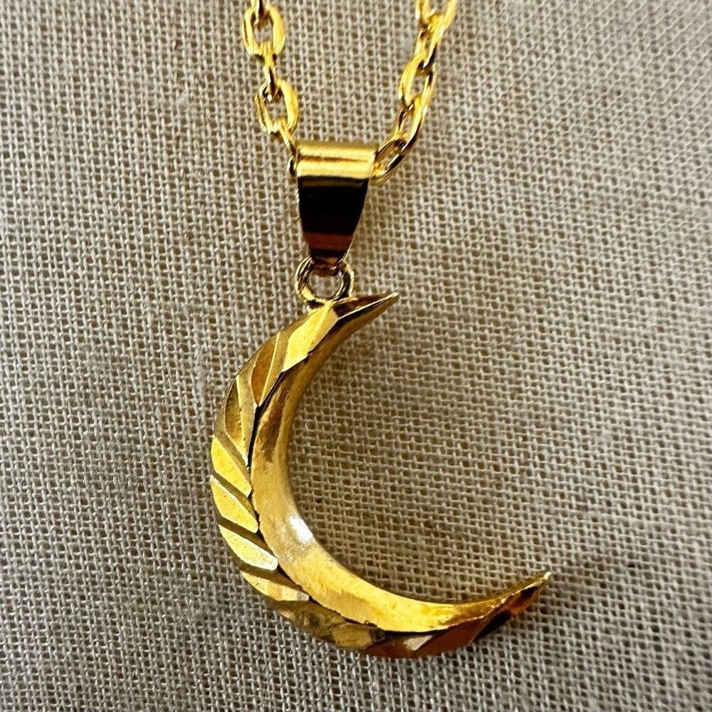 Gold tone Crescent Moon Necklace - Celestial Chic